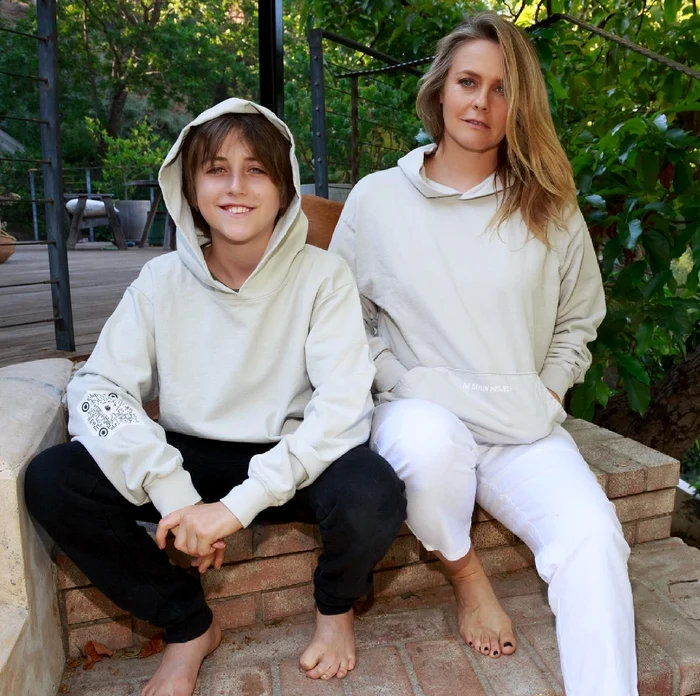 Alicia Silverstone, 44 de ani, alături de fiul ei Bear Blu, de 10 anifoto: Instagram