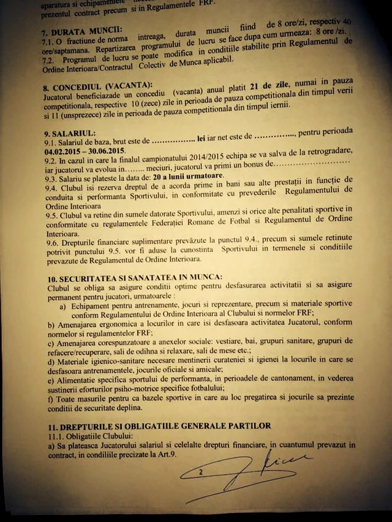Cei doi au semnat contracte în alb
