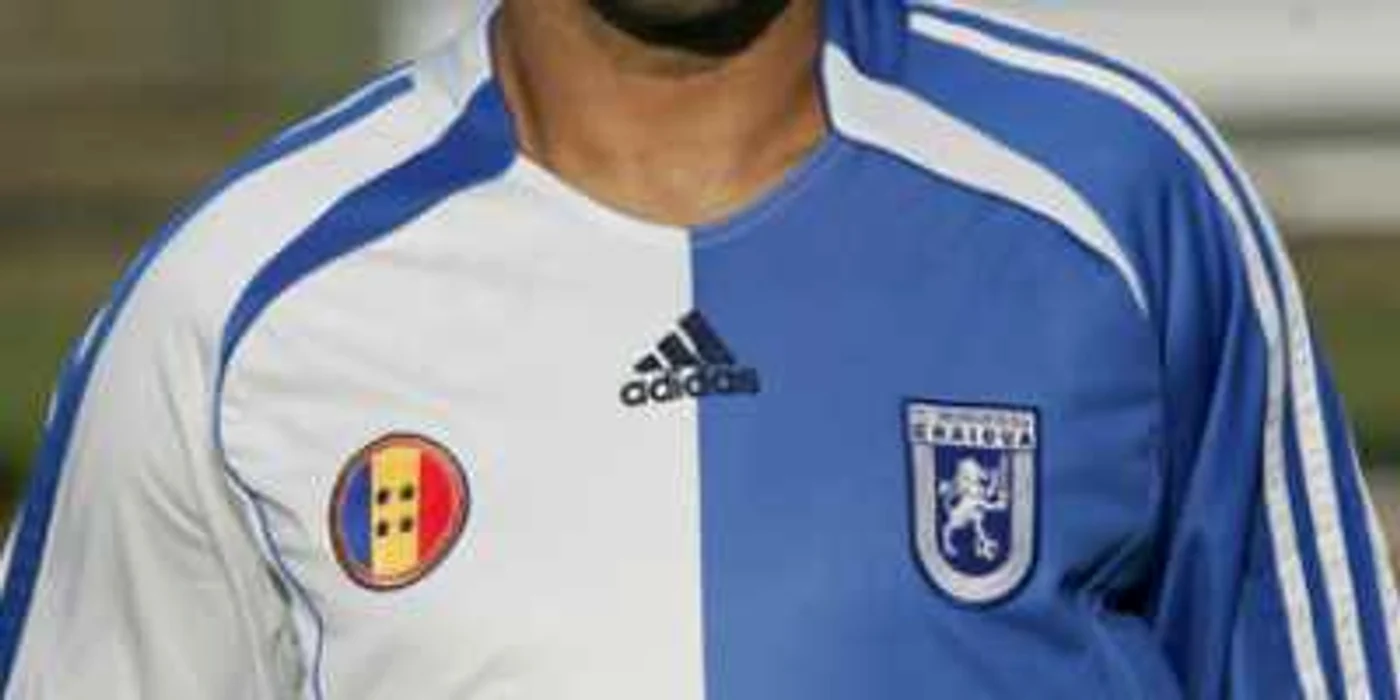 FOTBAL: Luţu şi Pârvu, doriţi la Petroşani