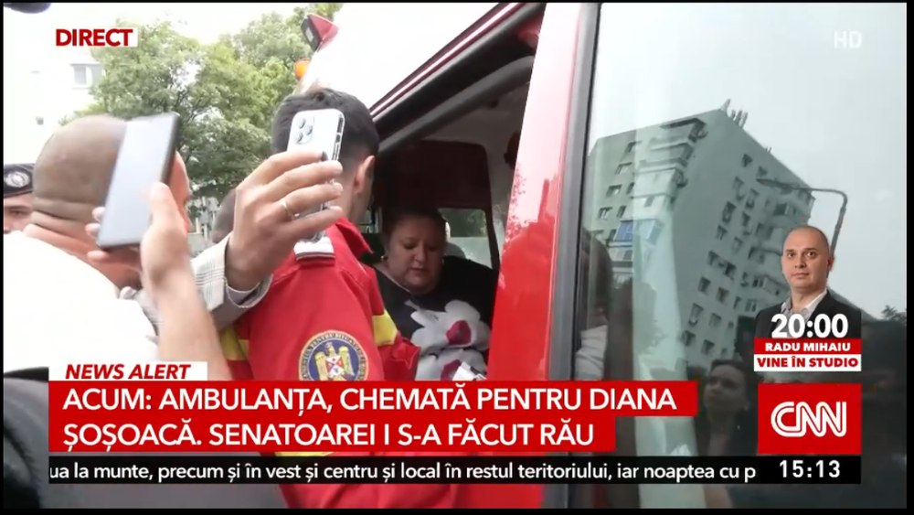 Diana Șoșoacă a ajuns la spital cu capul spart și vânătăi, după confruntarea cu jandarmii. „Un abuz inimaginabil al Jandarmeriei Române”