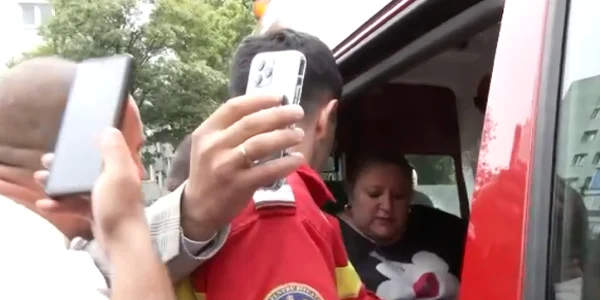 sosoaca a fost luata cu ambulanta dupa ce i s a facut rau v0 eomh5mrlu46d1 png