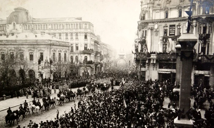 Sfârșitul ocupației germane a Bucureştiului: Întoarcerea regelui Ferdinand și a reginei Maria jpeg