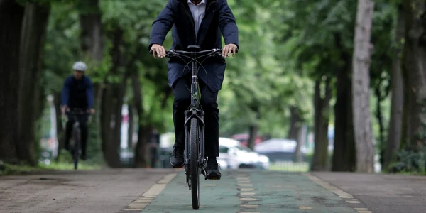 klaus iohannis bicicleta thumbnail id170192 inquam photos octav ganea jpeg