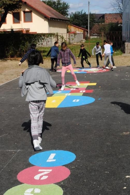 Proiecte educaţionale inedite in scolile din Rasnov. Foto