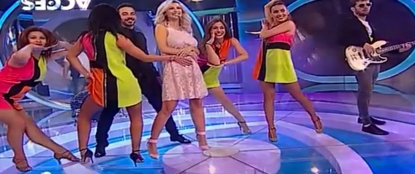 Andreea mai urcă pe scenă până în august