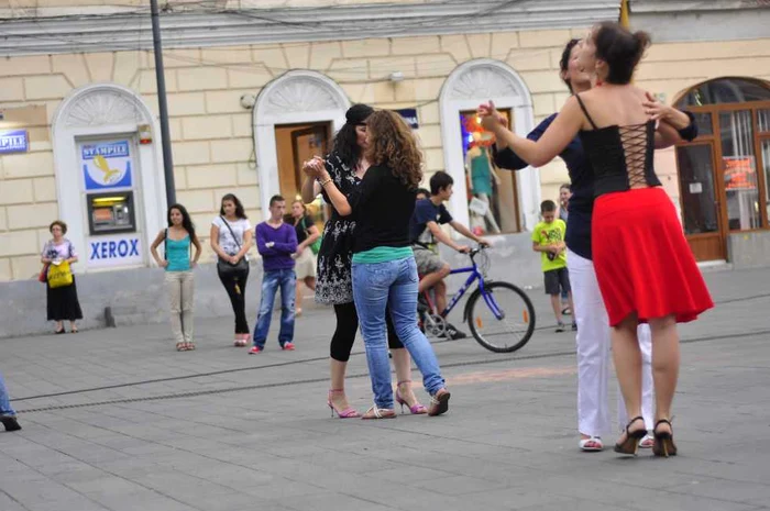 Tango argentinian pe Bulevardul Eroilor