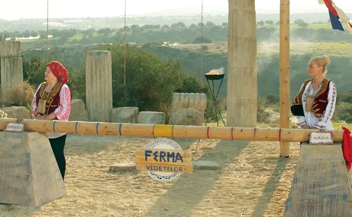 
    2016 După 2 ani, Maria s-a  răzbunat şi a scos-o  pe Saveta Bogdan la duel  