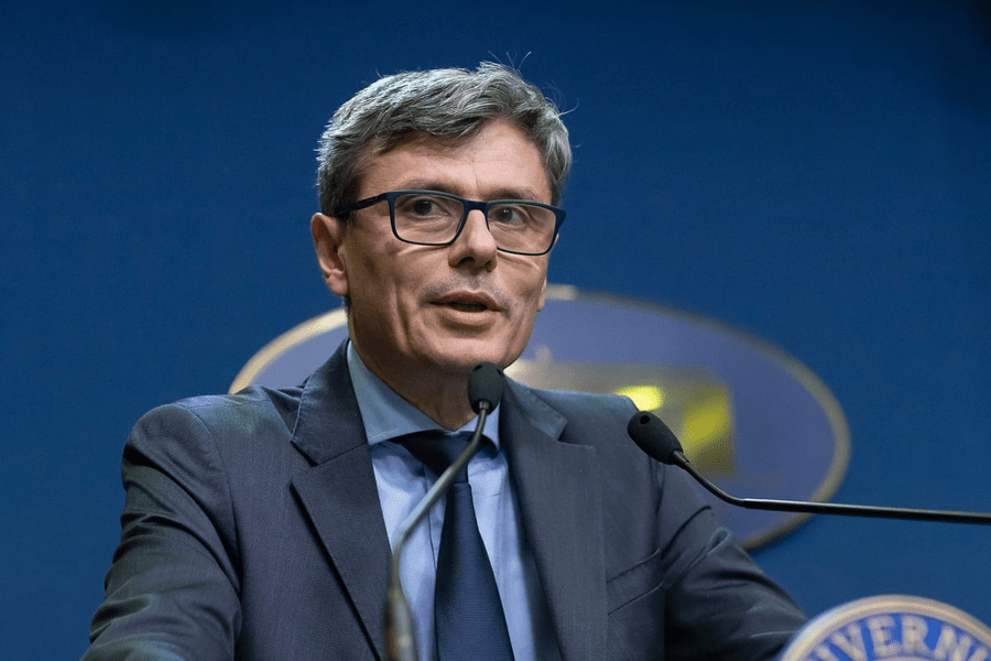 Virgil Popescu: România a devenit independentă de ţiţeiul rusesc. Embargoul nu ne va afecta