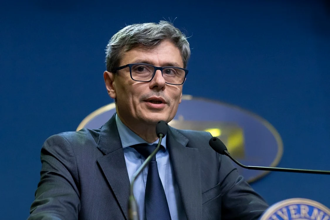 Virgil Popescu a pus la zid firmele din energie pentru că nu respectă deciziile de compensare
