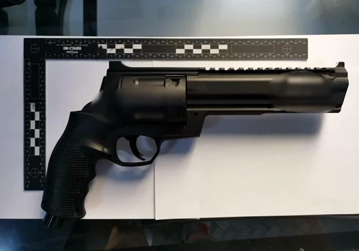 Șofer amenințat cu pistolul FOTO: Captură de ecran/ Video DGPMB