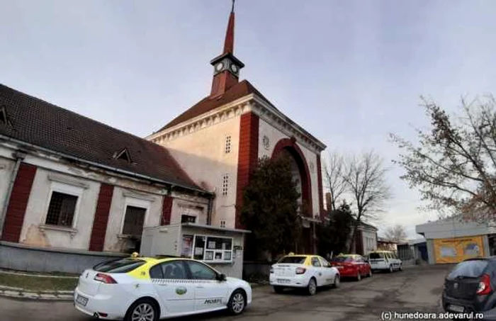 gara hunedoarei si calea ferata hunedoara simeria foto daniel guta adevarul