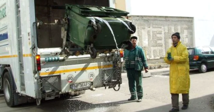 Vor fi înlocuite pubelele vechi