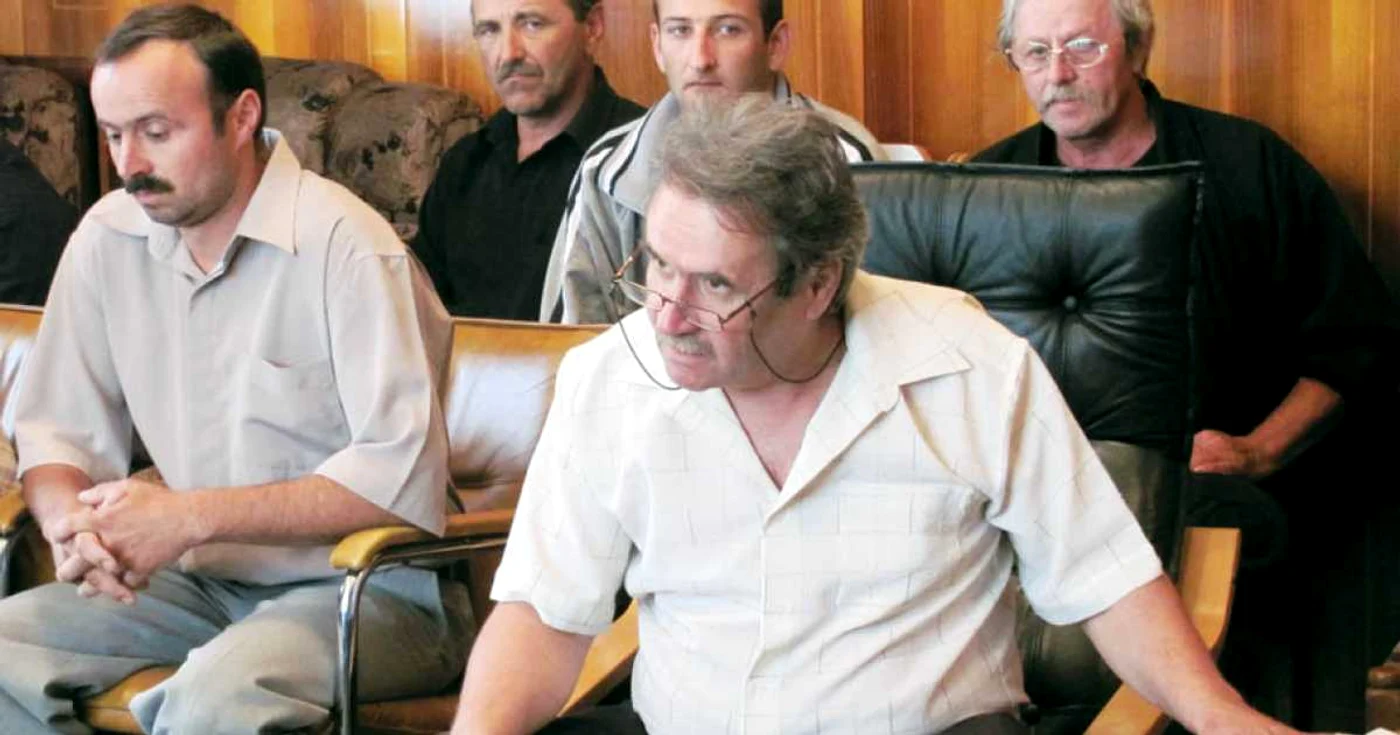 Localnicii din Domaşnea au discutat cu prefectul judeţului