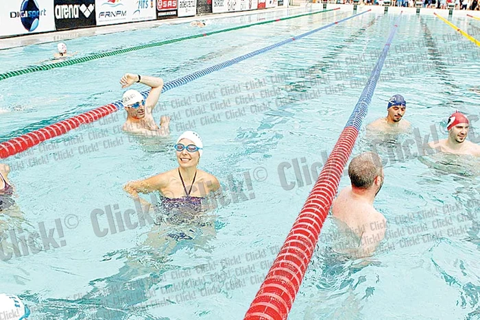 Actriţa Ioana Ginghină  a făcut 36 de bazine  în 60 de minute (Fotografii: Sever Gheorghe)
