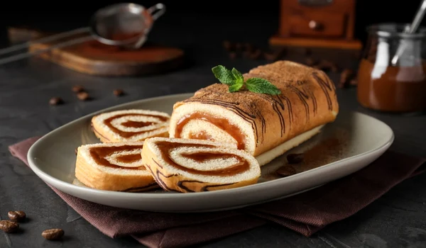 Rulada gem de caise Sursa foto shutterstock 2076683032 jpg