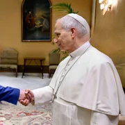 Mircea Cărtărescu și Papa Leon FOTO X /  Vatican News