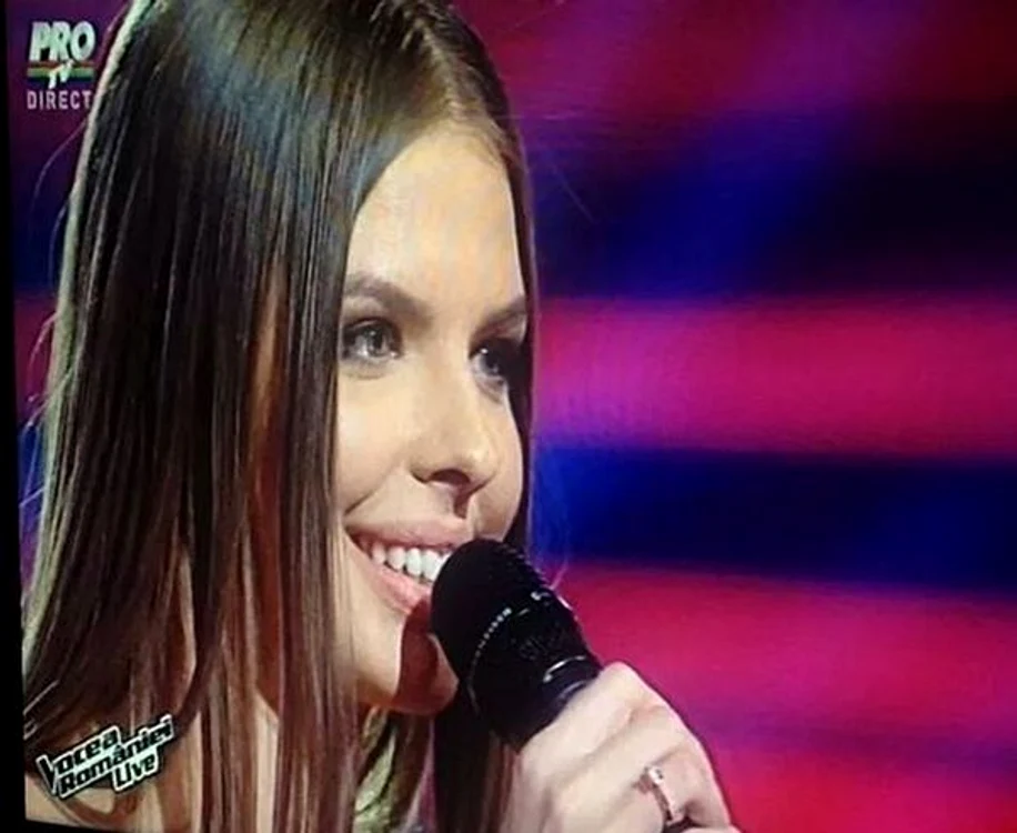 Artista a întors toate cele patru scaune la Vocea României 2014