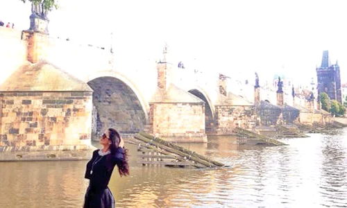 Anastasia a umplut site urile de socializare cu fotografii de pe meleaguri străine jpeg