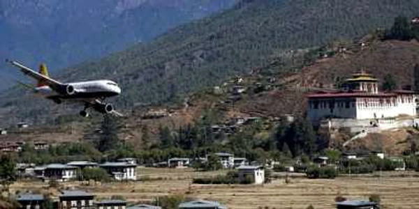 Aeroportul Paro din Bhutan