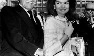 Între Jackie Kennedy și Aristotel Onassis pare să fi existat mai degrabă o înțelegere de afaceri decât o poveste de iubire jpeg