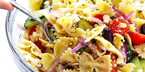 Salata mediteraneeana de paste jpeg