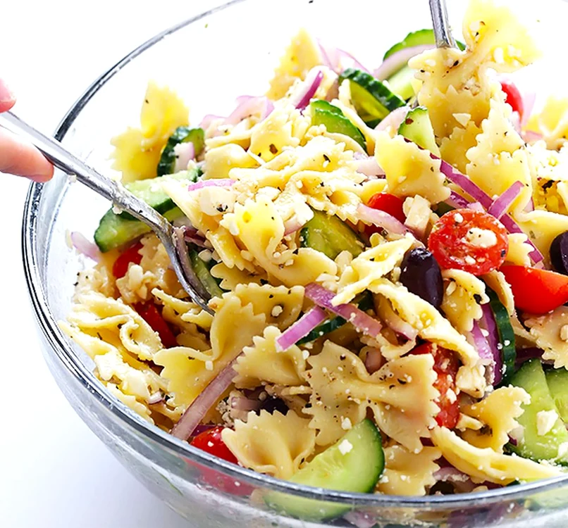 Salata mediteraneeana de paste jpeg