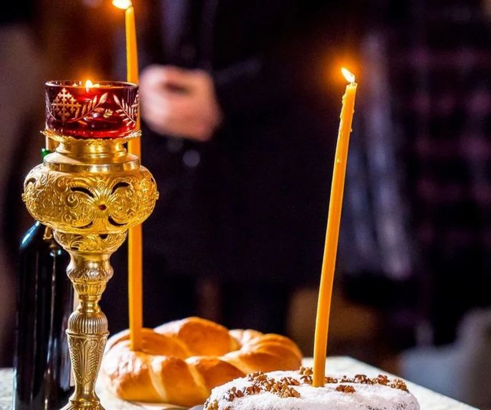 Moșii de toamnă 2025. Ce se oferă de pomană în Sâmbăta Morților. Alte tradiții importante