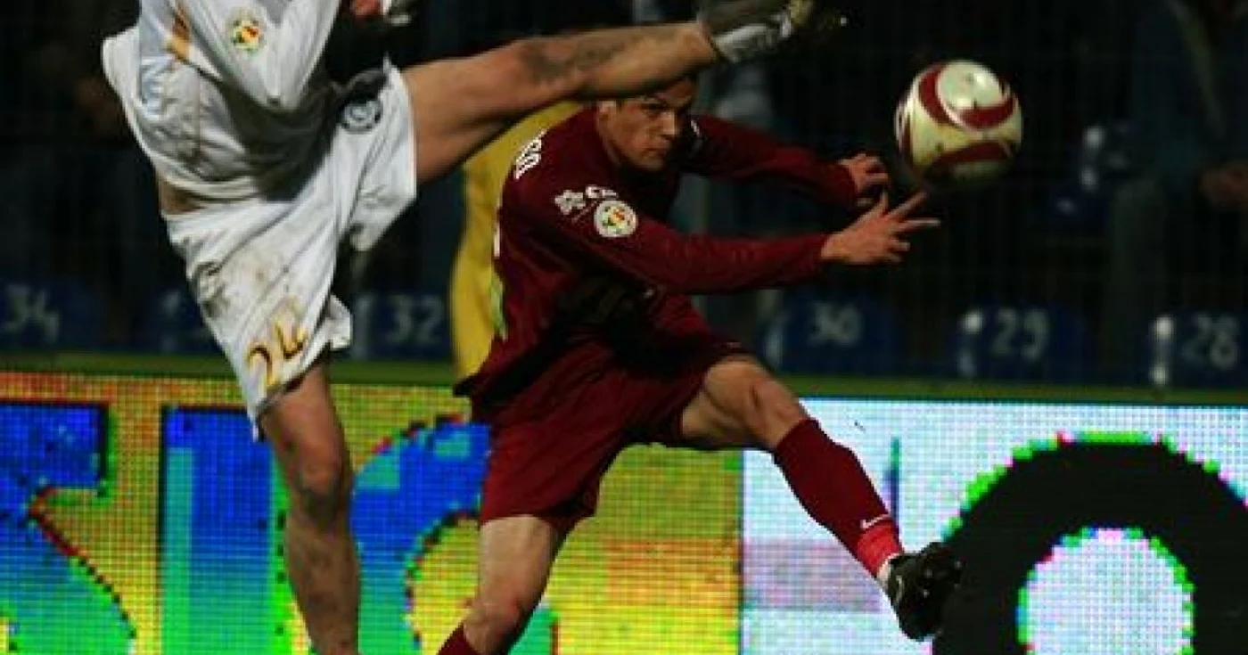 Leo Veloso (în dreapta) crede că nivelul campionatului românesc este bun