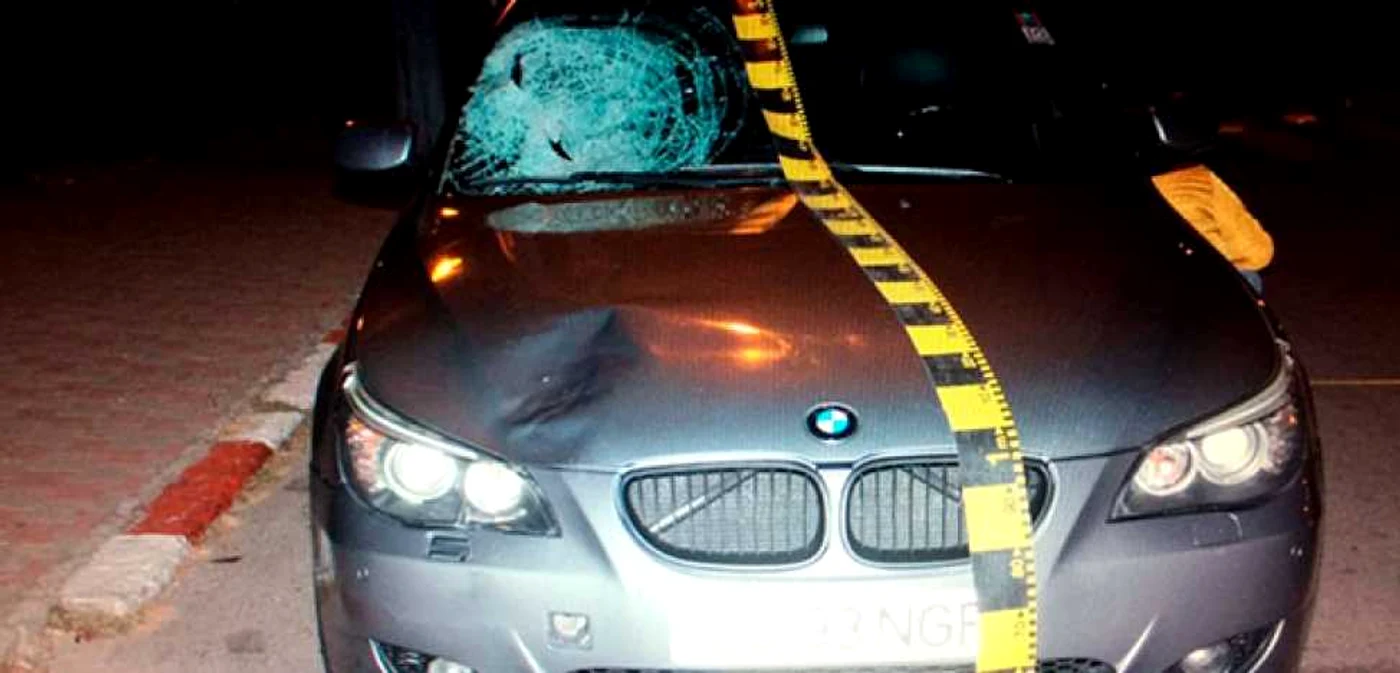 Şoferul a fost lovit de autoturismul BMW