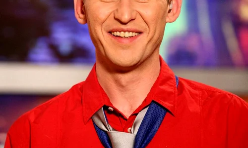 Așa arăta Mircea SOlcanu pe vremea când prezenta ”Poveștirile de noapte” de la Acasă TV jpeg