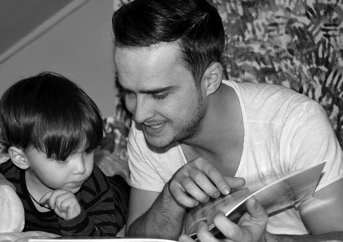 Şerban este înnebunit după Tedi, fiul lui de patru ani 