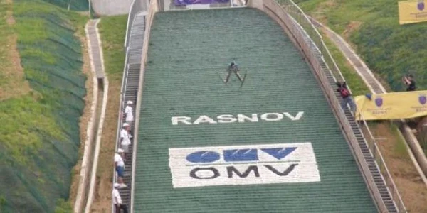 Două etape de Cupă Continentală la sărituri cu schiurile vor fi în weekend la Râşnov FOTO Ioan Buciumar
