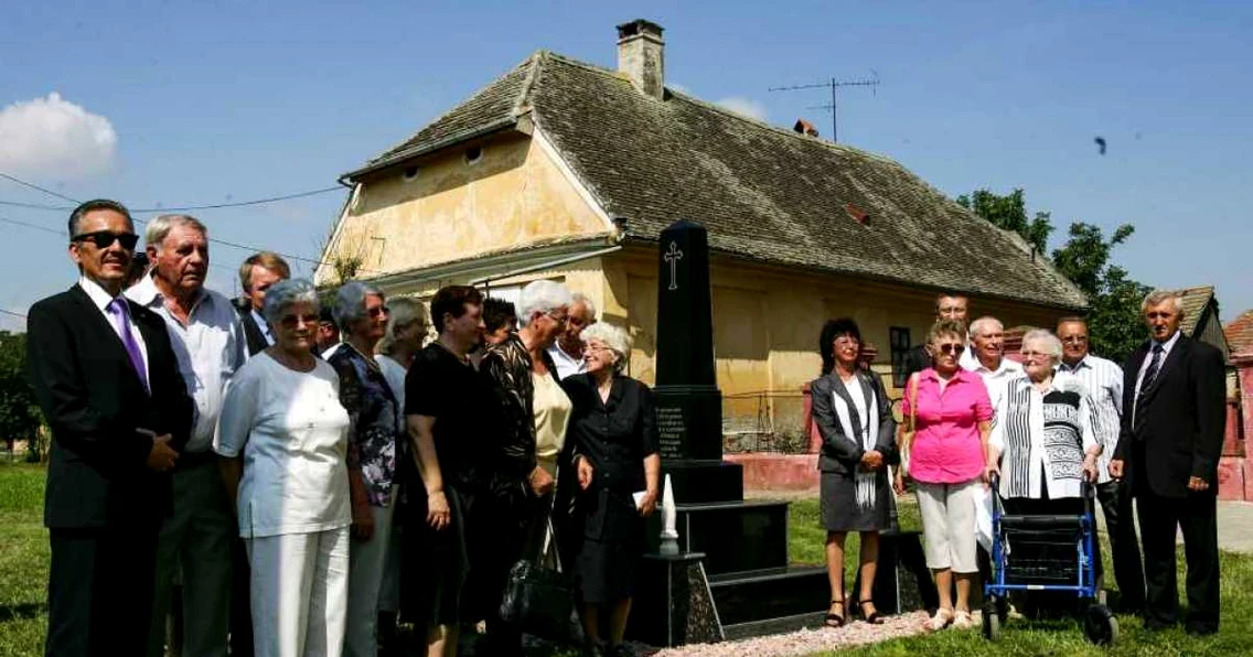 Monument pentru şvabi în Cenad FOTO Ştefan Both
