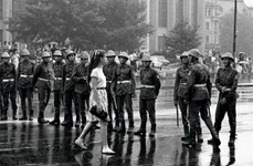 Cordon al Poliţiei în Piaţa Universităţii (iunie 1990) mineriada
