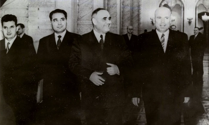 Moscova, ianuarie 1959. Delegația PCR la lucrările celui de al XXI-lea Congres al Partidului Comunist al Uniunii Sovietice (© „Fototeca online a comunismului românesc”, cota: 4/1959)