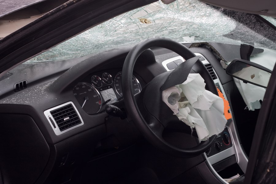 Un bărbat care a provocat intenționat un accident soldat cu trei victime, judecat pentru tentativă de omor