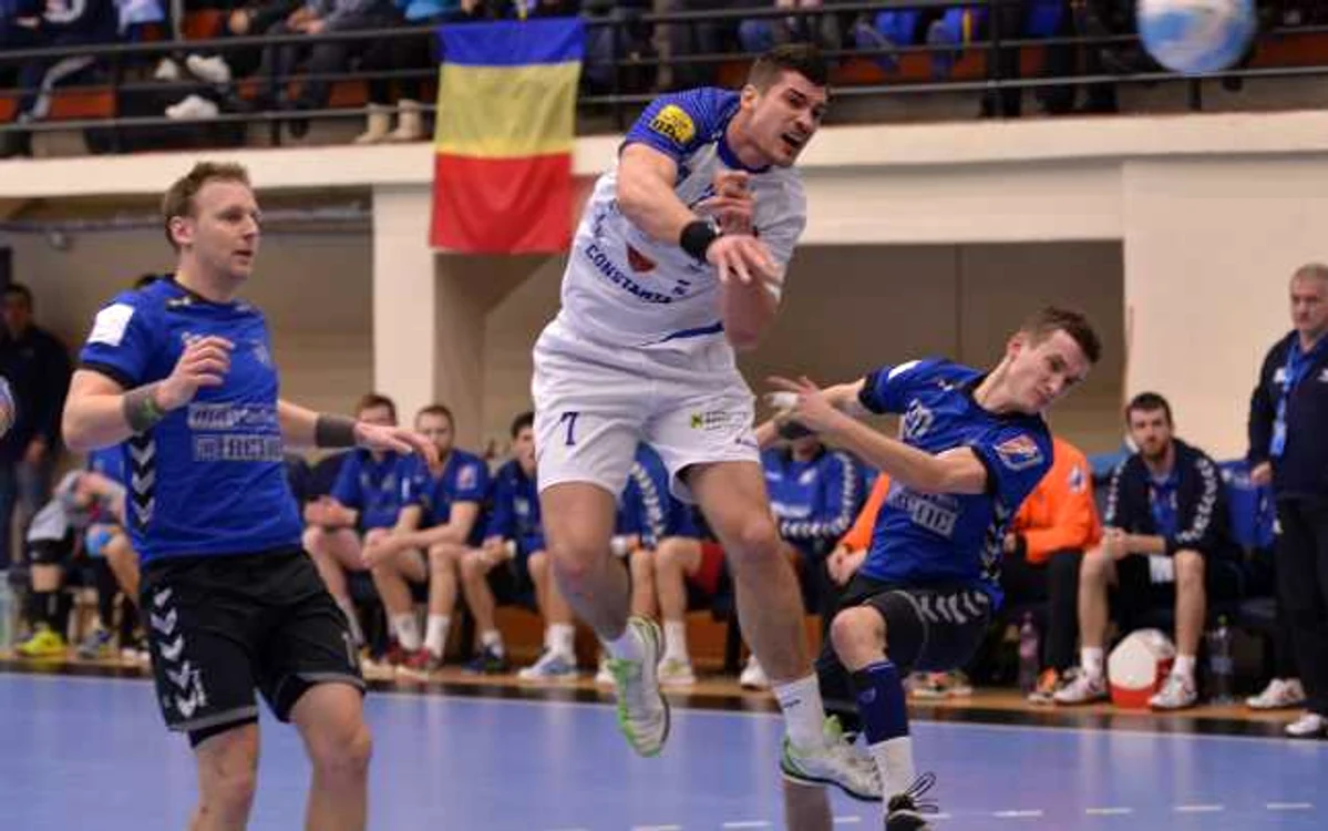Alexandru Şimicu (centru). FOTO: Răzvan Păsărică