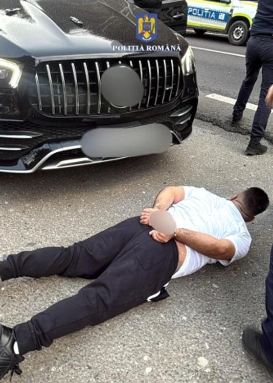 Șofer drogat și cu permisul suspendat, prins de polițiști. FOTO: Poliția Română