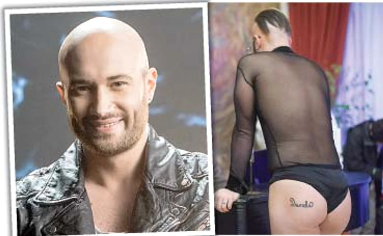 
    Mihai îl imită pe  “necioplitul” Roby Roberto  