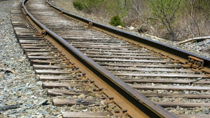 La ce folosesc, de fapt, pietrele de sub șinele de tren.