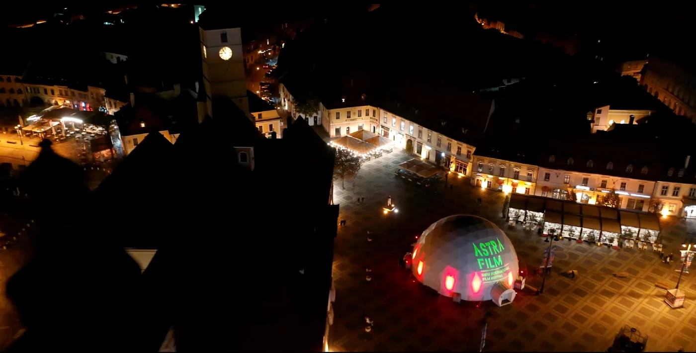 Festivalul Internațional de Film Documentar ASTRA din Piața Sfatului Sibiu Foto Captură video