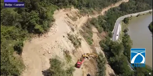 Defrișările de pe Valea Oltului pentru Lotul 2 Boița Cornetu din Autostrada Sibiu Pitești Captură video CNAIR
