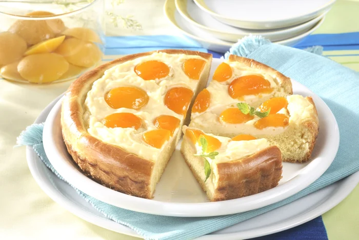 tarta cu branza si caise jpeg