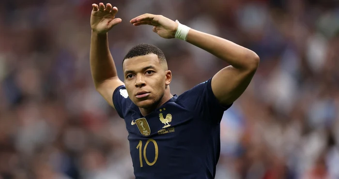 Kylian Mbappe, somat de mama sa să îi ajute pe copiii săraci. Foto Getty images