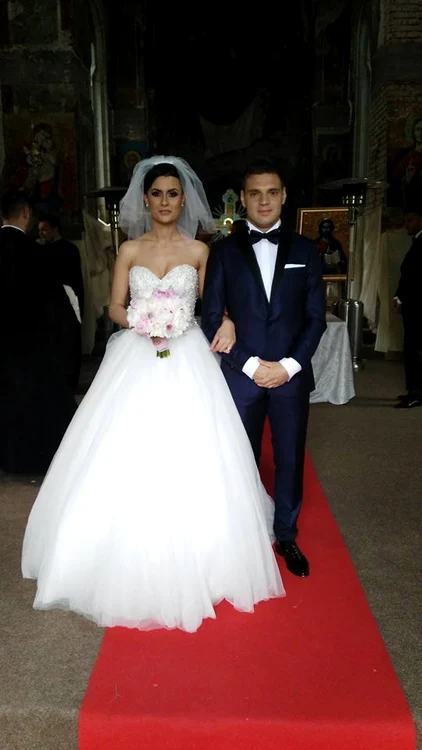 Adi şi Adelina au spus da în faţa lui Dumnezeu la Palatul Ştirbei, din Bucureşti