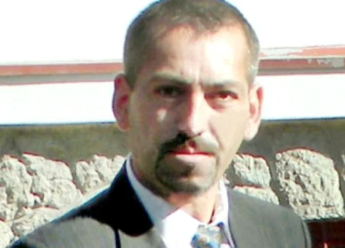 Fratele Elodiei, Robert, vrea să transforme casa în pensiune