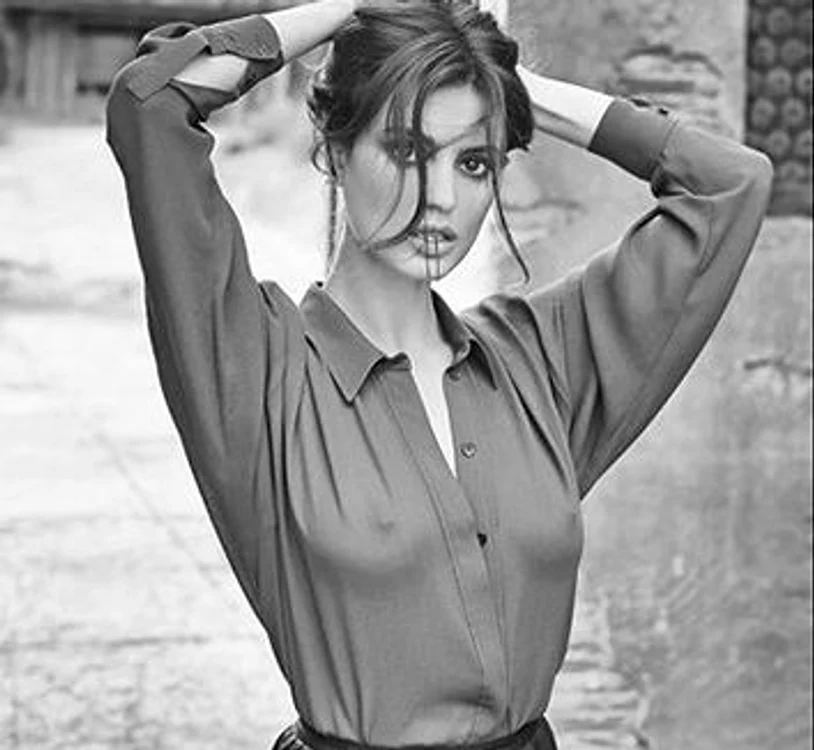 
    Catrinel Menghia și-a surprins admiratorii virtuali cu o nouă imagineFoto Instagram  