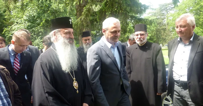 Înalt Prea Sfinţitul Teofan şi Liviu Dragnea în vizită la Casa Sofian din Botoşani FOTO Cosmin Zamfirache