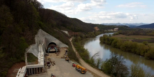 Tuneluri feroviare pe valea Mureșului Foto Daniel Guță ADEVĂRUL (21) JPG