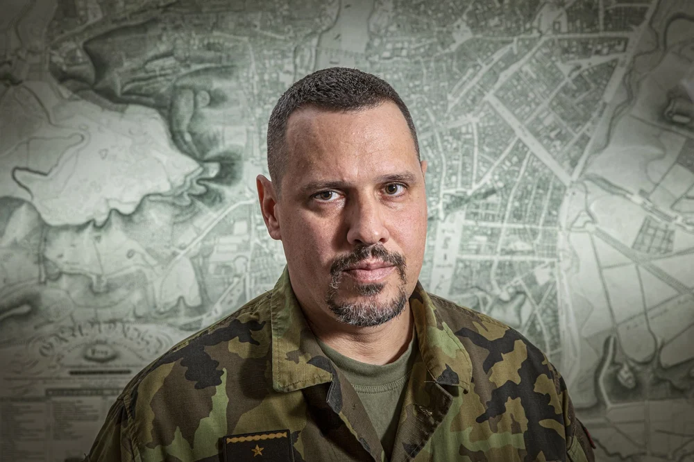 Șeful serviciilor de informații al armatei cehe, rănit cu un cuțit într-un incident investigat de poliția militară